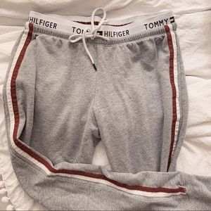 Tommy Hilfiger x Urban Outfitters joggers, small!